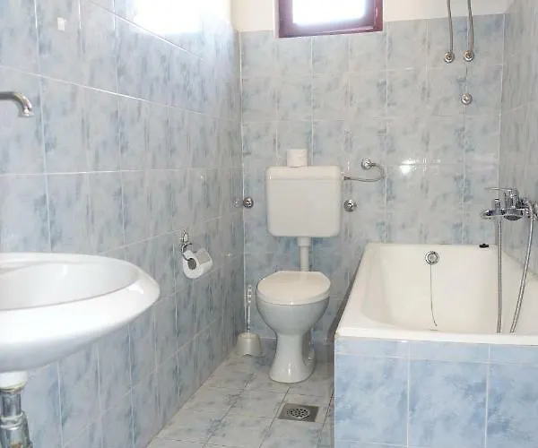 Dede נין