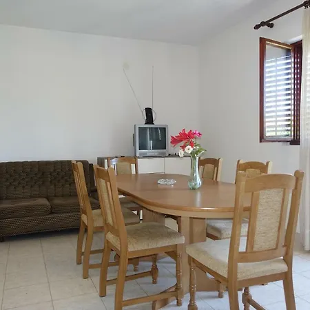 Dede Apartmán *